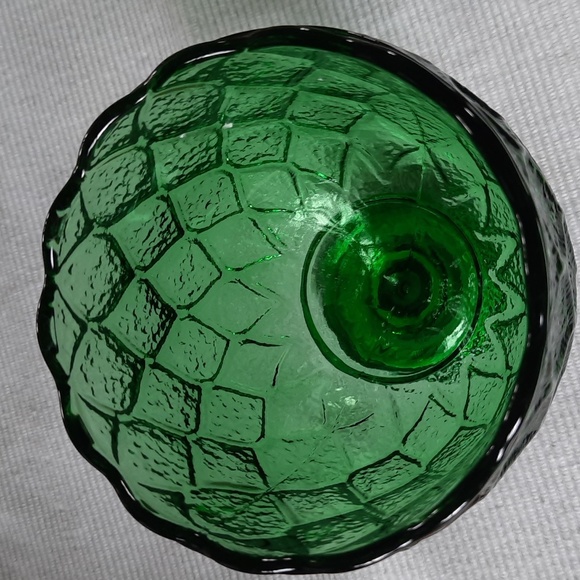 Vintage 1960s Harlequin Pattern Emerald Green Pressed Glass Pedestal Compote - Picture 3 of 6